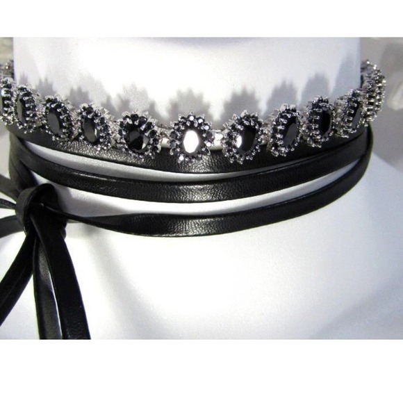 Fallon‎ Black Crystal Monarch Mini Oval Surround Leather Wrap Choker Necklace - Picture 1 of 3